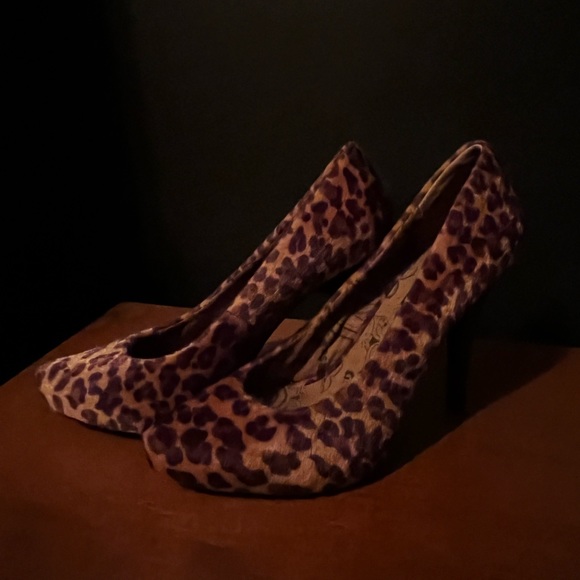 Leopard Print Heels - Picture 2 of 6